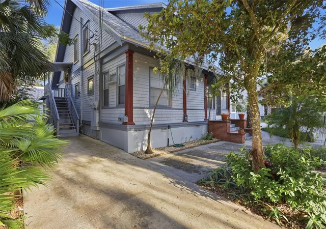 Photo 3 of Single family home for sale at 235 N San Souci Ave, De Land, FL 32720 | MLS# V4951547 | Listing updated on 2026-10-08