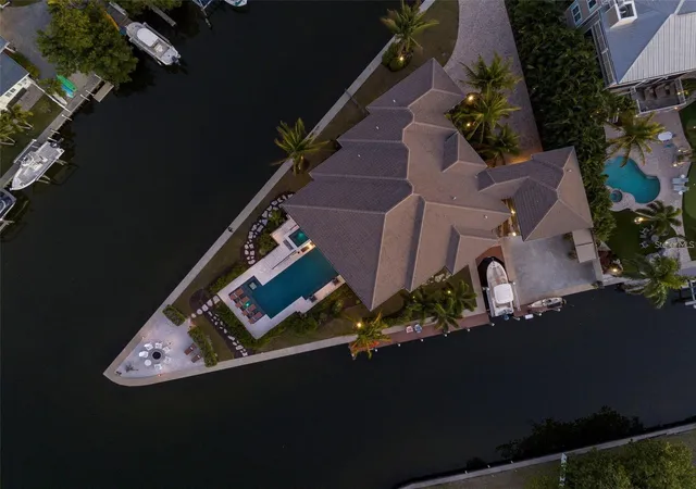 Photo 3 of Single family home for sale at 242 Oak Ave, Anna Maria, FL 34216 | MLS# A4707699 | Listing updated on 2026-10-02