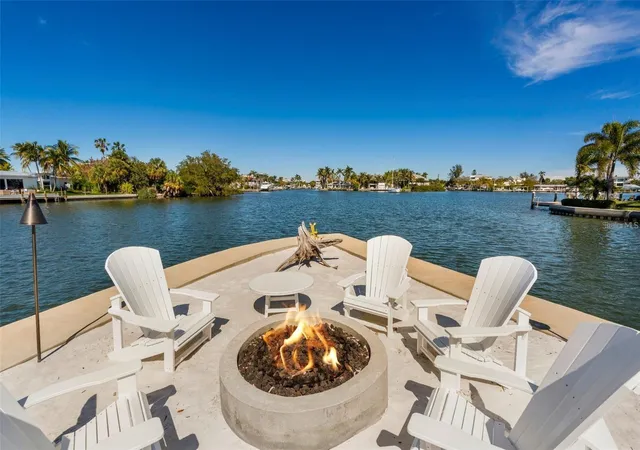 Photo 4 of Single family home for sale at 242 Oak Ave, Anna Maria, FL 34216 | MLS# A4707699 | Listing updated on 2026-10-02