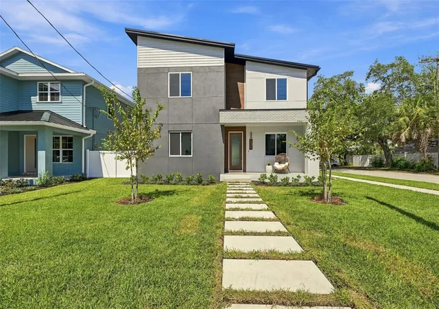 Photo 1 of Single family home for sale at 3201 W Wyoming Ave, Tampa, FL 33611 | MLS# TB8552846 | Listing updated on 2026-10-04