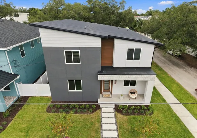 Photo 2 of Single family home for sale at 3201 W Wyoming Ave, Tampa, FL 33611 | MLS# TB8552846 | Listing updated on 2026-10-07