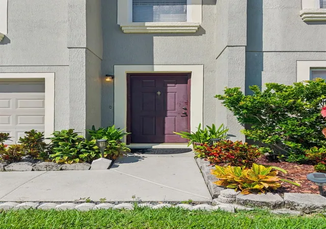 Photo 3 of Single family home for sale at 1134 Kempton Chase Pkwy, Orlando, FL 32837 | MLS# O6445394 | Listing updated on 2026-09-30