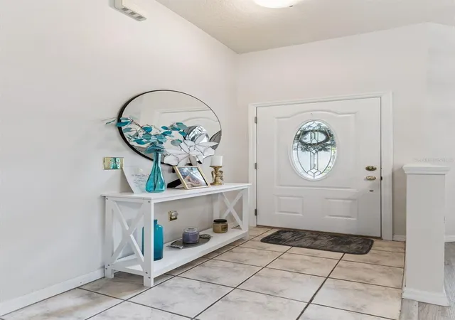 Photo 3 of Single family home for sale at 483 Lake Suzanne Dr, Lake Wales, FL 33859 | MLS# P4940021 | Listing updated on 2026-10-02