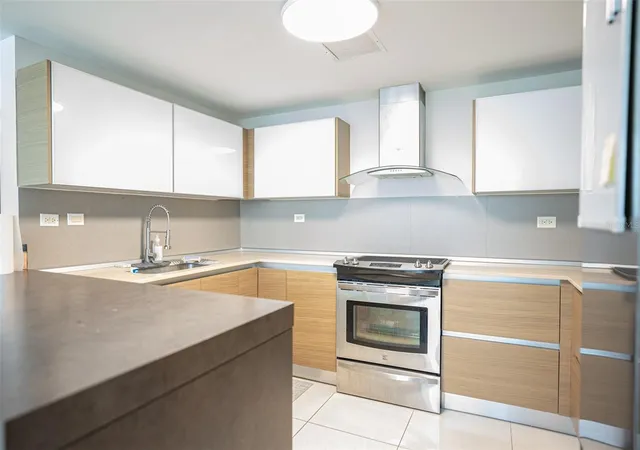 Photo 4 of Condo for sale at 48 Aveluis Muñoz Rivera #2007, San Juan, PR 00918 | MLS# PR9124532 | Listing updated on 2026-10-10