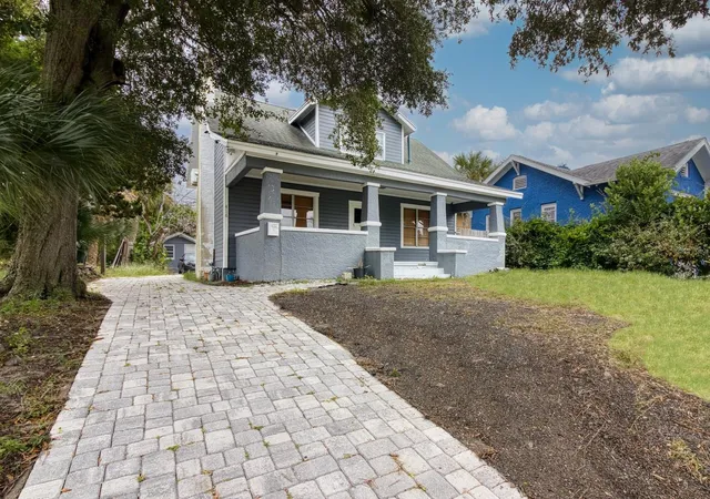 Photo 1 of Single family home for sale at 416 N Peninsula Dr, Daytona Beach, FL 32118 | MLS# NS1089367 | Listing updated on 2026-09-29
