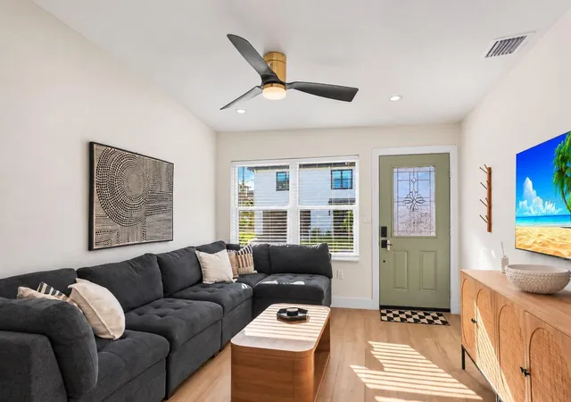 Photo 4 of Single family home for sale at 170 145th Avenue E, Madeira Beach, FL 33708 | MLS# TB8552862 | Listing updated on 2026-10-07