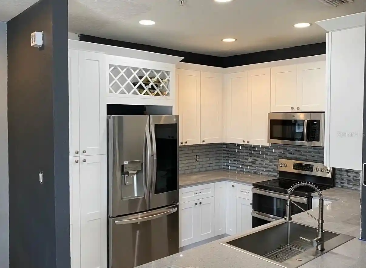 Listing Photo 2 - Condo for sale in 2388 Grand Central Pkwy located at 2388 Grand Central Pkwy, Orlando, FL 32839 - Unit 2388 Grand Central Pkwy