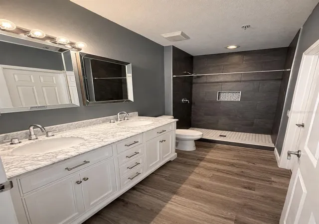 Listing Photo 4 - Condo for sale in building located at 2388 Grand Central Pkwy, Orlando, FL 32839 - Unit #8