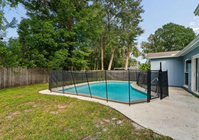 Photo 1 of Single family home for sale at 14051 Briardale Ln, Tampa, FL 33618 | MLS# TB8552867 | Listing updated on 2026-10-03