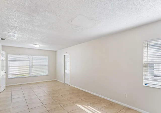 Photo 3 of Single family home for sale at 14051 Briardale Ln, Tampa, FL 33618 | MLS# TB8552867 | Listing updated on 2026-10-03