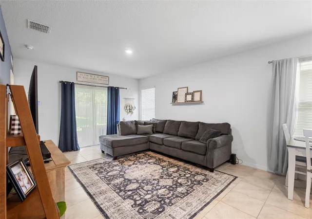 Photo 3 of Single family home for sale at 211 Duke Dr, Deland, FL 32724 | MLS# V4951549 | Listing updated on 2026-10-09