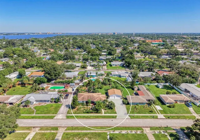 Photo 1 of Single family home for sale at 211 46th Street W, Bradenton, FL 34209 | MLS# A4707705 | Listing updated on 2026-10-20