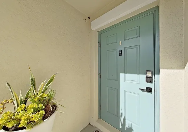 Photo 3 of Single family home for sale at 5037 White Chicory Dr, Apollo Beach, FL 33572 | MLS# TB8552872 | Listing updated on 2026-10-08