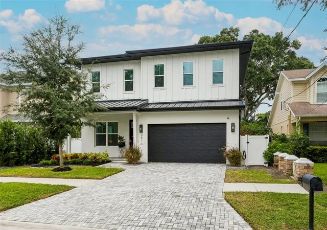 Photo 3 of Single family home for sale at 3513 W Tacon St, Tampa, FL 33629 | MLS# TB8552873 | Listing updated on 2026-10-07
