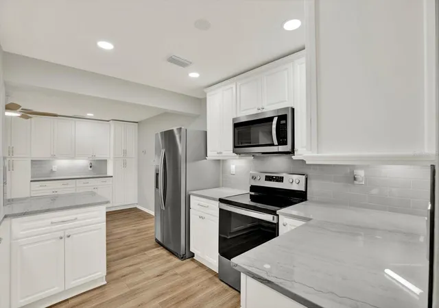 Photo 3 of Sale Pending at 1820 Northwood Dr, Clearwater, FL 33764 | MLS# TB8552880 | Listing updated on 2026-10-02