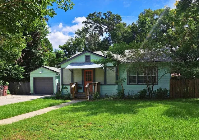 Photo 2 of Single family home for sale at 533 Lake Como Cir, Orlando, FL 32803 | MLS# O6445418 | Listing updated on 2026-10-05