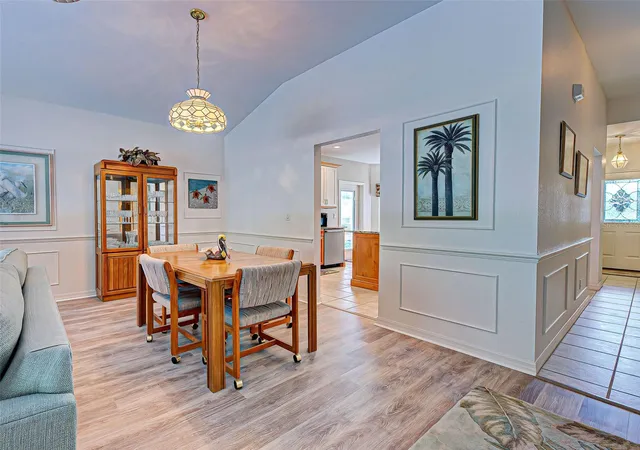 Photo 3 of Sale Pending at 201 King Palm Ct, Venice, FL 34292 | MLS# N6145966 | Listing updated on 2026-10-20