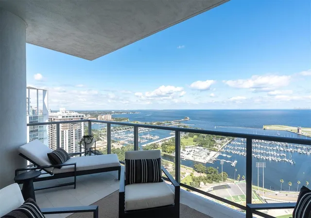 Photo 1 of Condo for sale at 301 1st Street S #3003, Saint Petersburg, FL 33701 | MLS# W7889894 | Listing updated on 2026-10-22