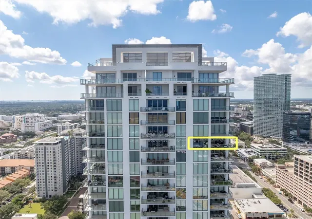 Photo 3 of Condo for sale at 301 1st Street S #3003, Saint Petersburg, FL 33701 | MLS# W7889894 | Listing updated on 2026-10-22