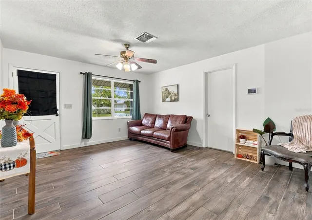 Photo 3 of Single family home for sale at 1085 Eagles Nest Ave, Deltona, FL 32725 | MLS# V4951550 | Listing updated on 2026-10-08