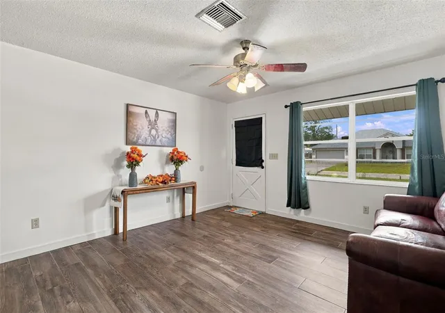 Photo 3 of Single family home for sale at 1085 Eagles Nest Ave, Deltona, FL 32725 | MLS# V4951550 | Listing updated on 2026-10-08
