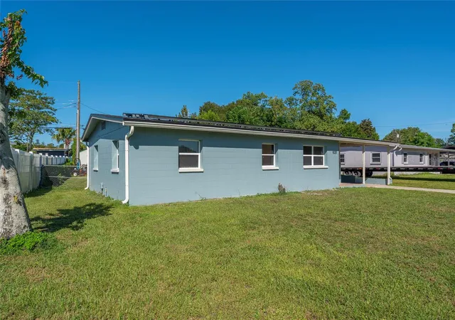 Photo 3 of Single family home for sale at 1020 Grayson Dr, Orlando, FL 32825 | MLS# S5158438 | Listing updated on 2026-10-05