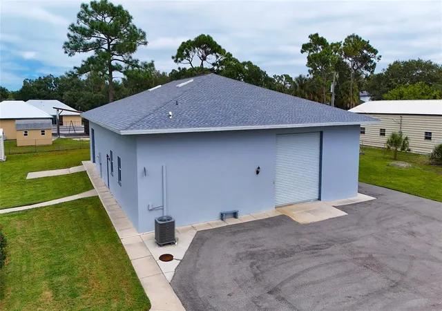 Photo 4 of Sale Pending at 2421 47th Street, Sarasota, FL 34234 | MLS# A4707710 | Listing updated on 2026-10-03