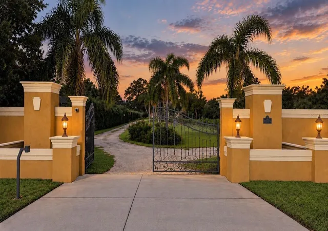 Single family home for sale at 4200 S & 4210 Hiawassee Rd, ORLANDO, FL 32835 | MLS# O6445436