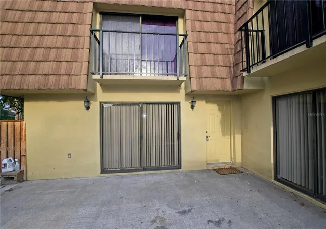 Photo 2 of Condo for sale at 5373 Bamboo Ct #402, Orlando, FL 32811 | MLS# O6445447 | Listing updated on 2026-09-30