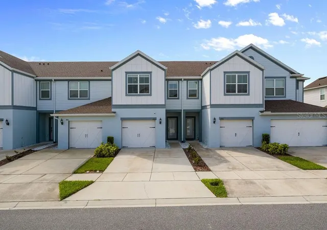 Photo 1 of Townhouse for sale at 3954 Plainview Dr, Orlando, FL 32824 | MLS# O6445448 | Listing updated on 2026-10-02