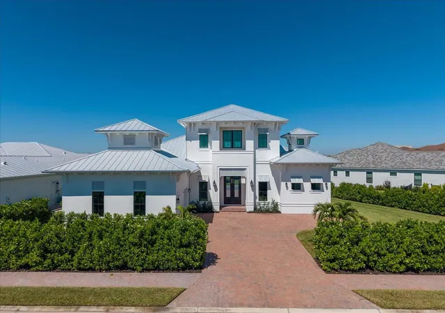 Photo 2 of Single family home for sale at 1918 4th Street E, Palmetto, FL 34221 | MLS# TB8552909 | Listing updated on 2026-10-01