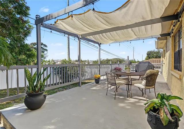Photo 3 of Single family home for sale at 210 Leafwood Rd, Tarpon Springs, FL 34689 | MLS# TB8552910 | Listing updated on 2026-10-06