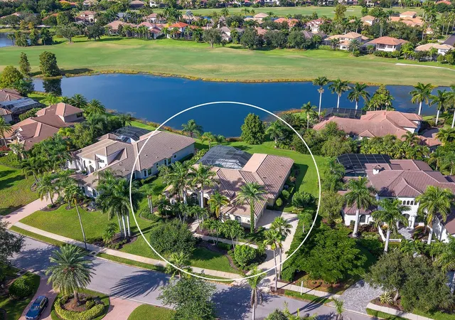 Photo 3 of Single family home for sale at 6906 Belmont Ct, Lakewood Ranch, FL 34202 | MLS# A4707718 | Listing updated on 2026-10-05