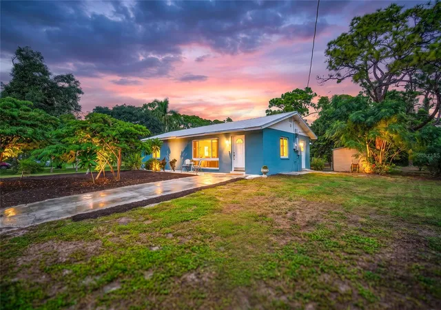 Photo 1 of Single family home for sale at 1322 Manasota Beach Rd, Englewood, FL 34223 | MLS# N6145968 | Listing updated on 2026-10-06