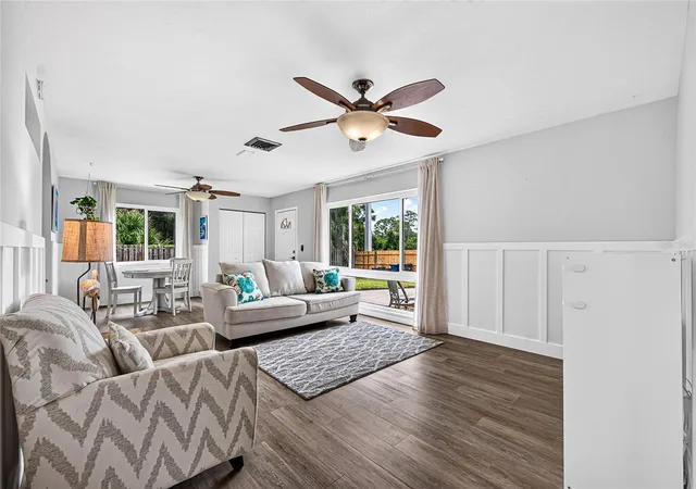 Photo 4 of Single family home for sale at 1322 Manasota Beach Rd, Englewood, FL 34223 | MLS# N6145968 | Listing updated on 2026-10-06