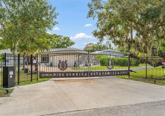 Photo 2 of Single family home for sale at 2660 57th Street, Sarasota, FL 34243 | MLS# A4707720 | Listing updated on 2026-10-06
