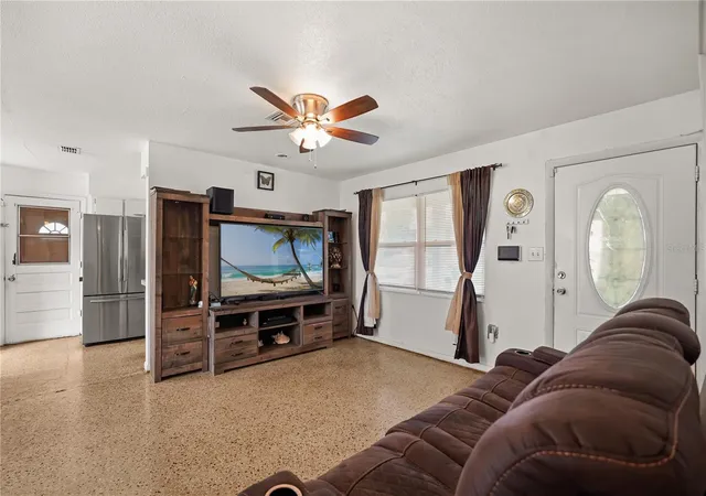 Photo 4 of Single family home for sale at 6103 Antilla Dr, Orlando, FL 32809 | MLS# O6445461 | Listing updated on 2026-10-06