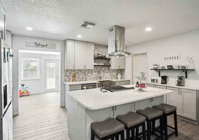 Photo 3 of Single family home for sale at 1123 Hampton St, Clermont, FL 34711 | MLS# O6445462 | Listing updated on 2026-10-22