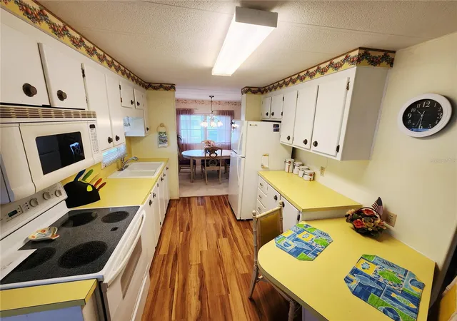 Photo 4 of Manufactured home for sale at 5408 Chateau Ln, Bradenton, FL 34207 | MLS# A4707725 | Listing updated on 2026-10-06