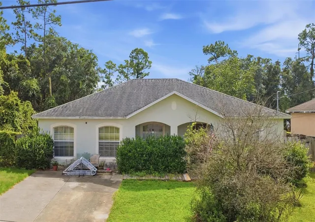 Photo 3 of Single family home for sale at 1045 8th Avenue, Deland, FL 32724 | MLS# V4951552 | Listing updated on 2026-09-30