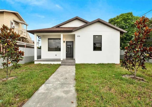 Photo 1 of Single family home for sale at 2725 W Green St, Tampa, FL 33607 | MLS# TB8552930 | Listing updated on 2026-10-08