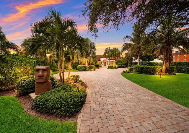 Photo 2 of Single family home for sale at 7610 Desoto Memorial Hwy, Bradenton, FL 34209 | MLS# A4707728 | Listing updated on 2026-10-05