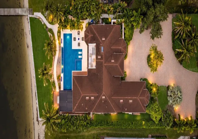 Photo 4 of Single family home for sale at 7610 Desoto Memorial Hwy, Bradenton, FL 34209 | MLS# A4707728 | Listing updated on 2026-10-05