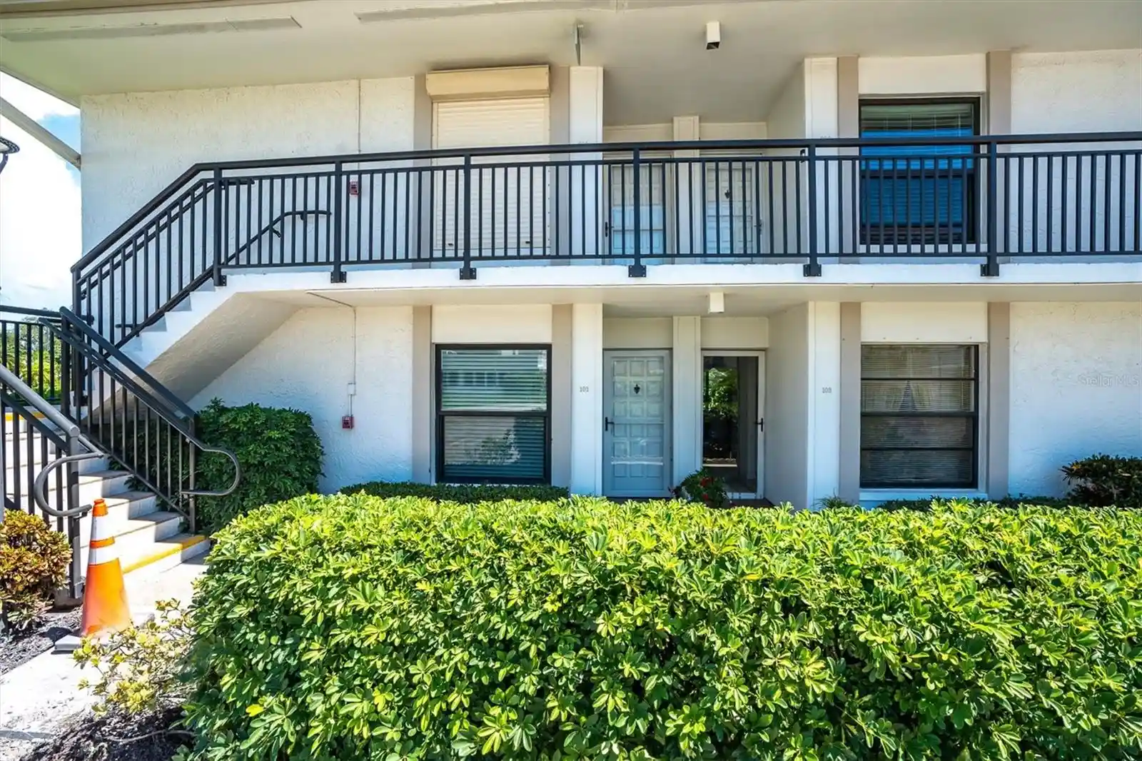 Listing Photo 2 - Condo for sale in 6210 Sun Blvd located at 6210 Sun Blvd, St. Petersburg, FL 33715 - Unit #101