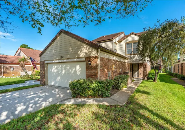 Photo 1 of Townhouse for sale at 132 Bermuda Petrel Ct, Daytona Beach, FL 32119 | MLS# V4951553 | Listing updated on 2026-10-08