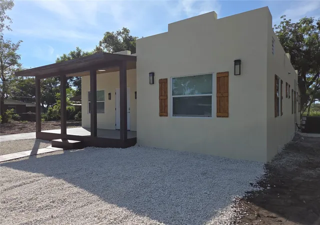 Photo 1 of Single family home for sale at 2327 Everett St, Lakeland, FL 33801 | MLS# A4707729 | Listing updated on 2026-09-29