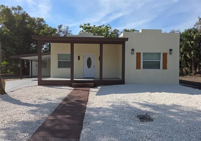 Photo 2 of Single family home for sale at 2327 Everett St, Lakeland, FL 33801 | MLS# A4707729 | Listing updated on 2026-09-29
