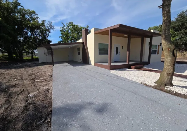 Photo 3 of Single family home for sale at 2327 Everett St, Lakeland, FL 33801 | MLS# A4707729 | Listing updated on 2026-09-29