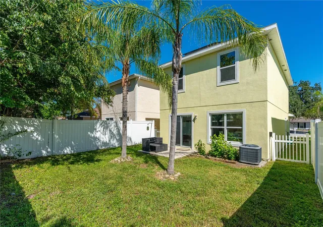Photo 4 of Single family home for sale at 5126 Taylor Ave, Port Orange, FL 32127 | MLS# V4951554 | Listing updated on 2026-10-15