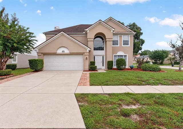 Photo 2 of Single family home for sale at 955 W Charing Cross Cir, Lake Mary, FL 32746 | MLS# O6445471 | Listing updated on 2026-10-08